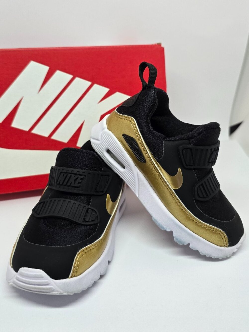 NIKE - Air Max Toddler - Black & Gold - Size 7C